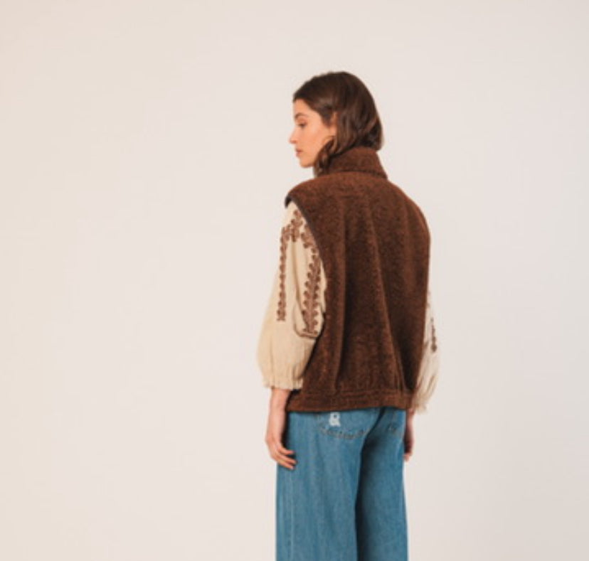 Indi & Cold Reversible Sleeveless Jacket Chocolate