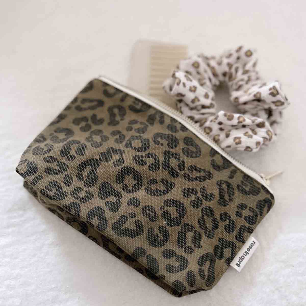 Leopard POUCH OLIVE