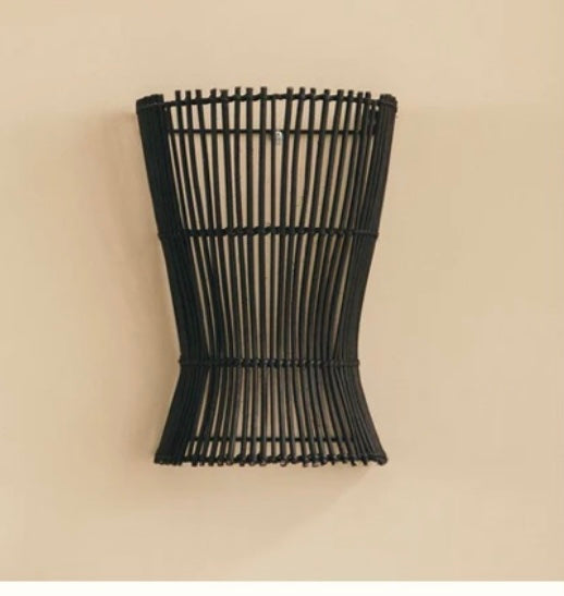 Caravane rattan wall sconce