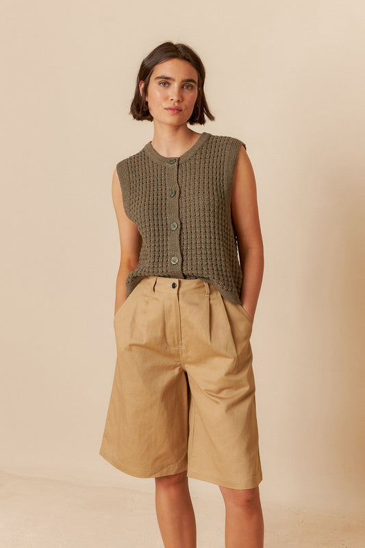 Indi & Cold Bermuda Shorts Sand