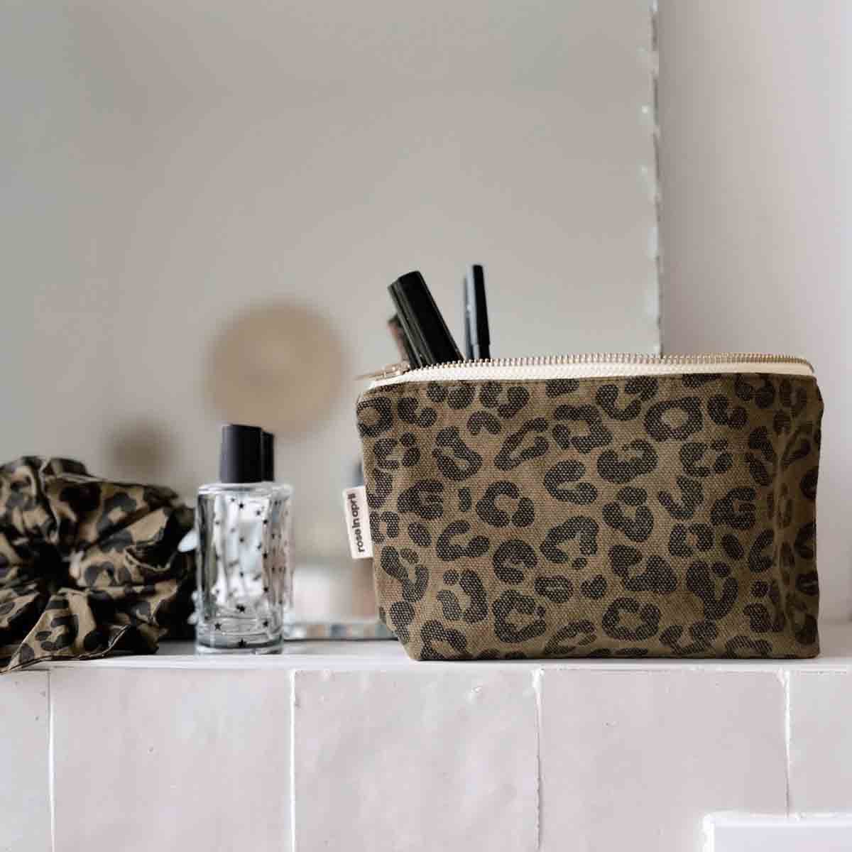 Leopard POUCH OLIVE