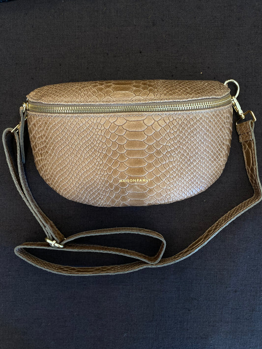 MAISON FANLI Bum Bag Beige