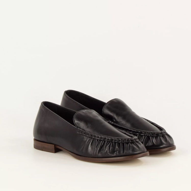 Sessun Ayano Loafers Black Leather