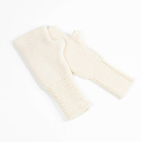 Maison Fanli Mittens Ecru