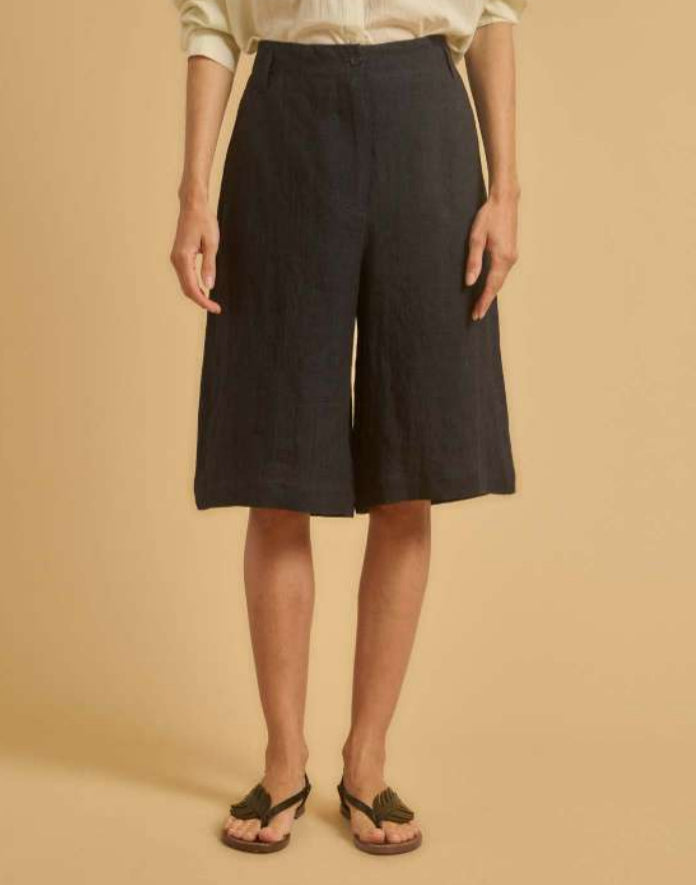 Diega Belluno Linen shorts Black