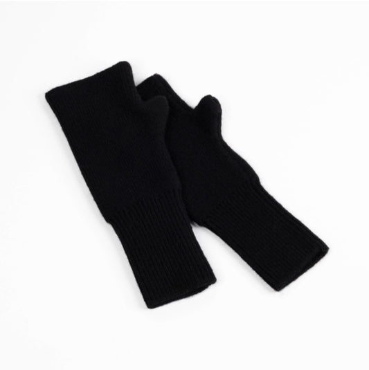 Maison Fanli Mittens Black